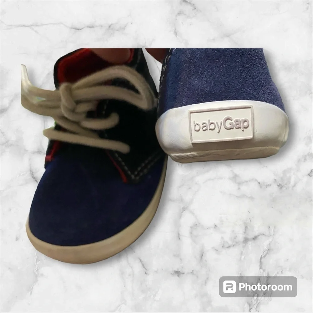Baby Gap Size 6-12 Months Cow Suede Shoes